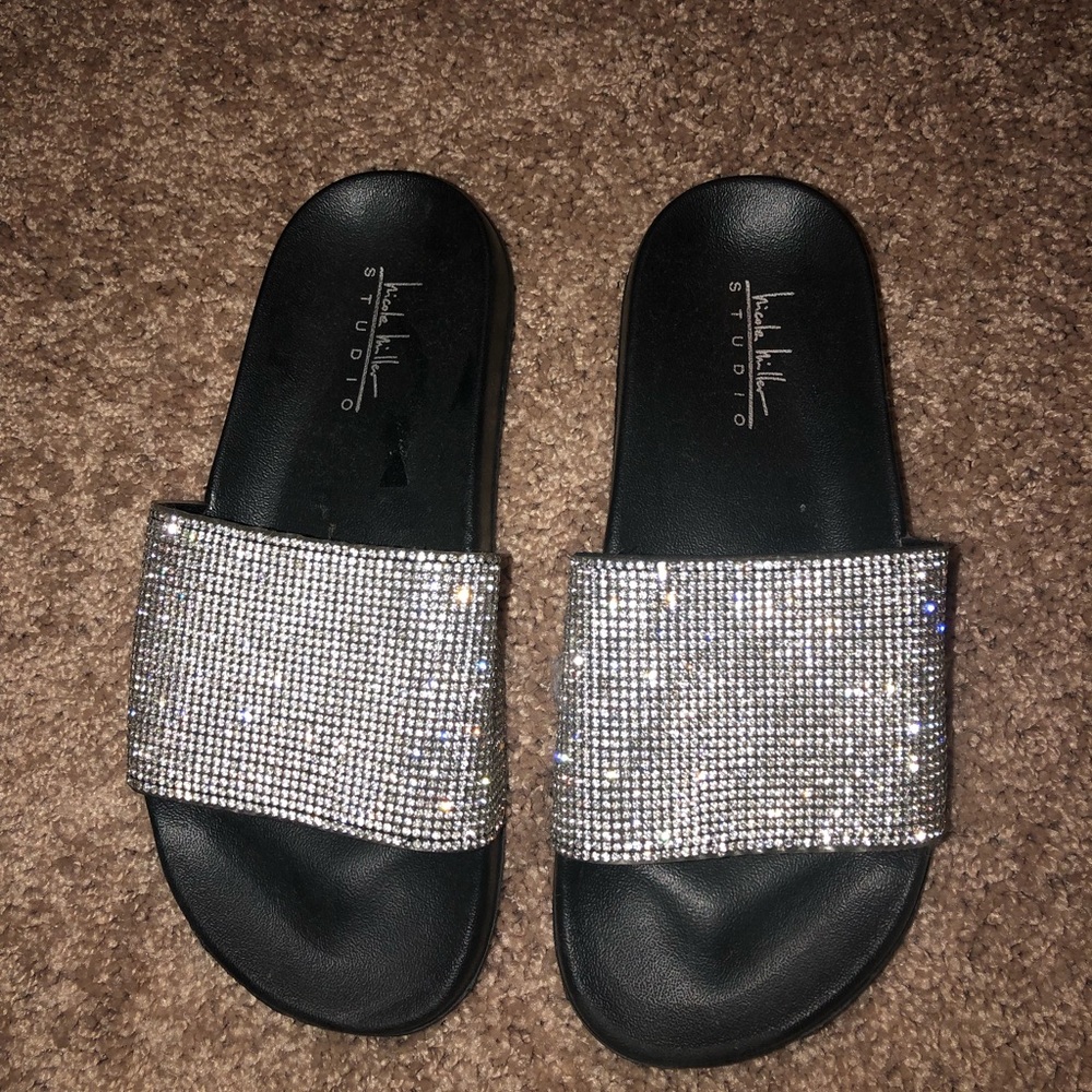 Women’s Slides